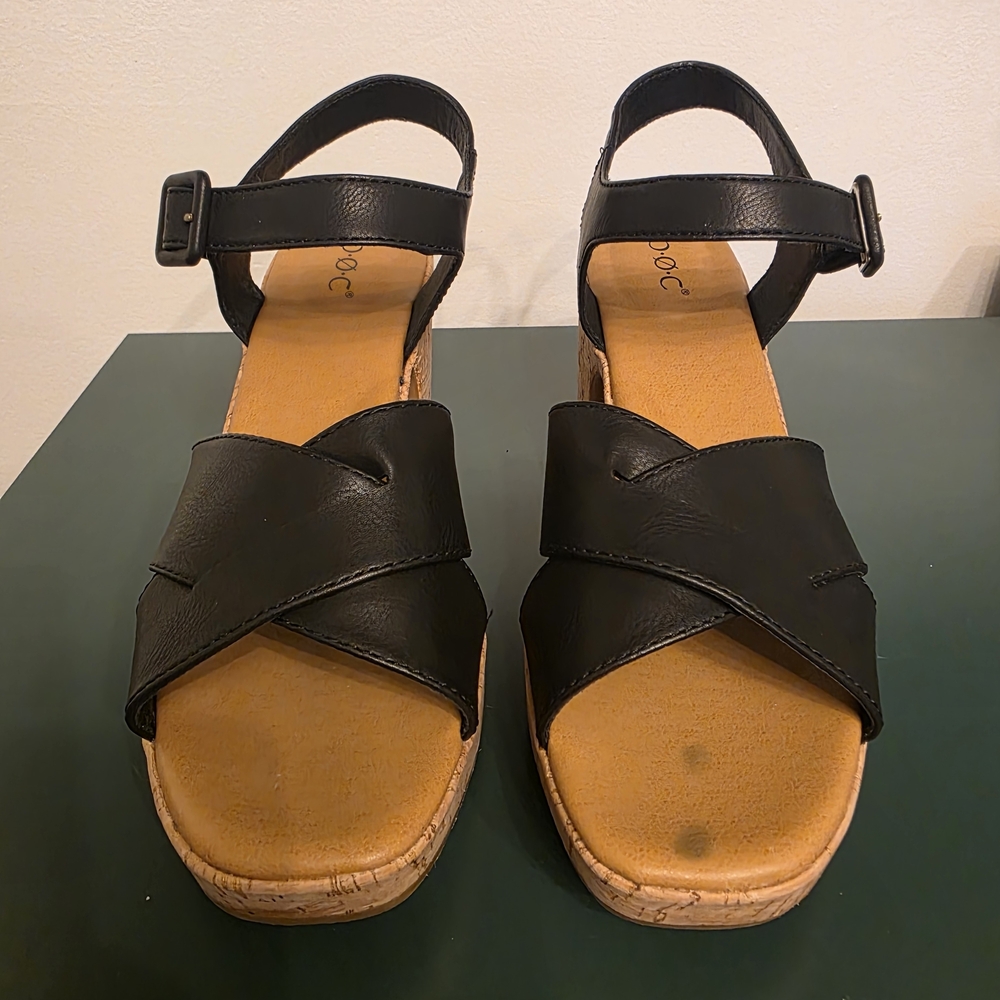 Sz 10 Women's BOC/Born Platform Sandals